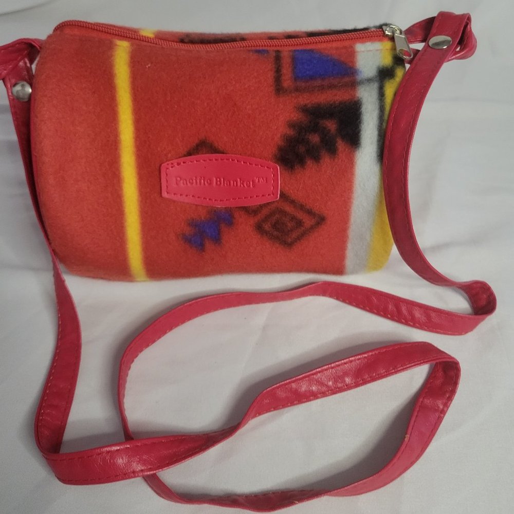 Pacific Blanket Wool Hand Bag 6" x 8" x 5"